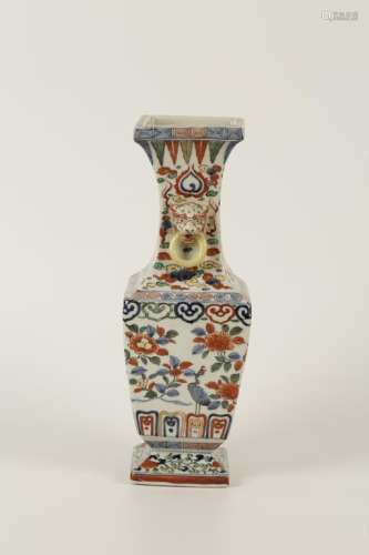 A CHINESE WUCAI PORCELAIN VASE of square section baluster shaper