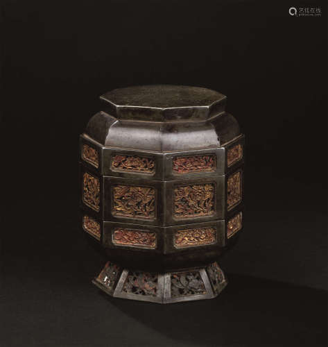 清代(1644-1911) 锡制三层镂空沉香盒