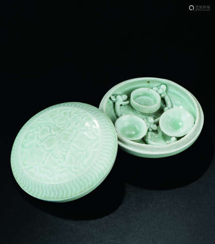 北宋(960-1127) 影青刻花香盒