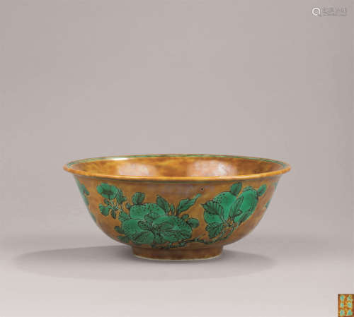 明代(1368-1644) 黄釉绿彩福寿纹碗