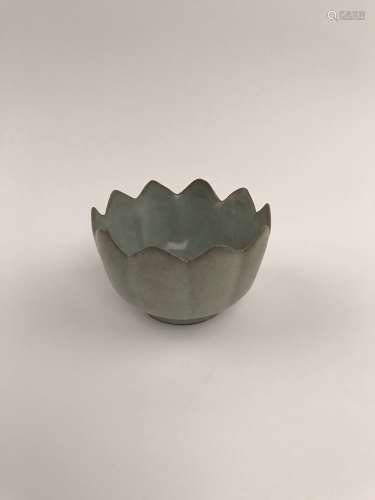 Chinese Celadon Glazed Bowl