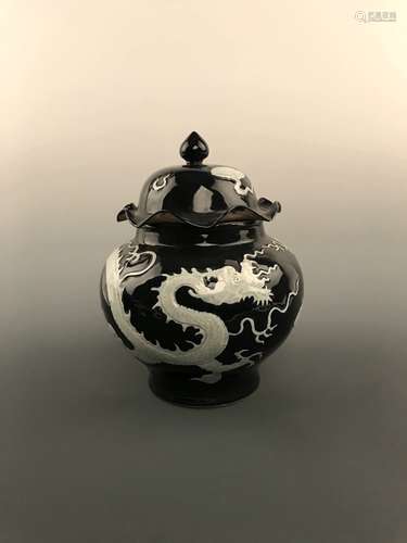 Chinese Blue and White Dragon Jar