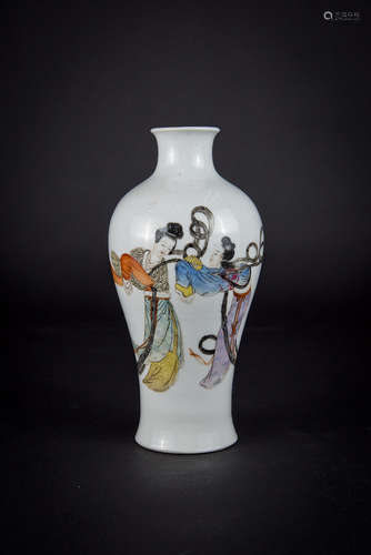 Hongxian, Famille-rose Vase Decorated with Ladies