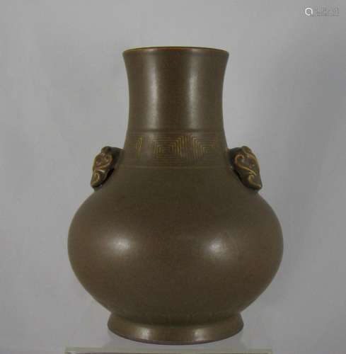 Chinese Tea Dust Vase