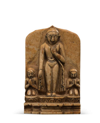 11～12世纪 释迦牟尼佛与二供养人像
