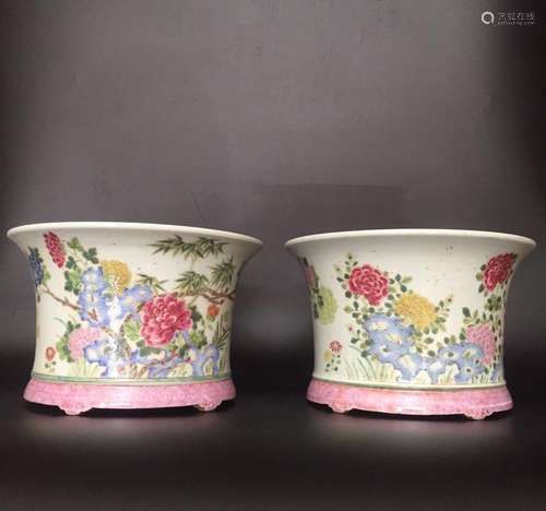 Pair of Qing Dynasty Chinese Famille Rose Planter