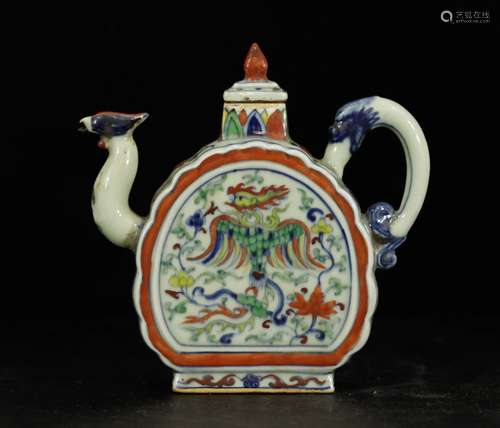 Chinese Wu Cai Porcelain Ewer