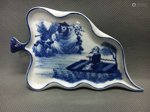 Chinese Blue/White Porcelain Leaf Formed Washer