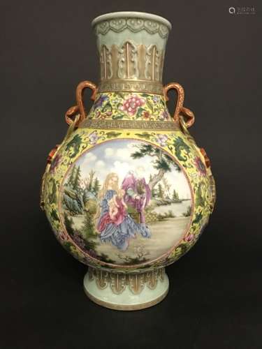 QIANLONG MARK, A YELLOW GLAZED VASE