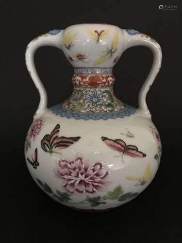 QIANLONG MARK, A FAMILLE ROSE MOONFLASK