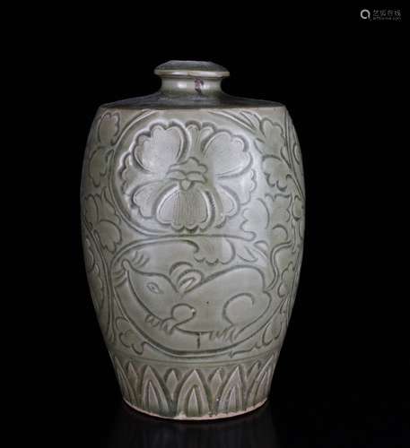 A YAOZHOU WARE MEIPING