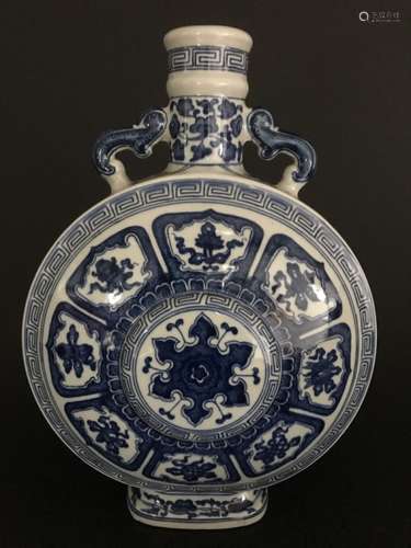 QIANLONG MARK, A BLUE AND WHITE MOONFLASK