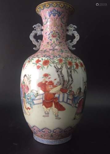 JIAQING MARK, A FAMILLE ROSE VASE