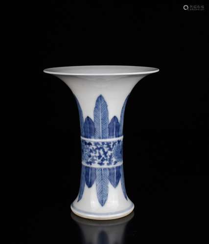 A BLUE AND WHITE VASE