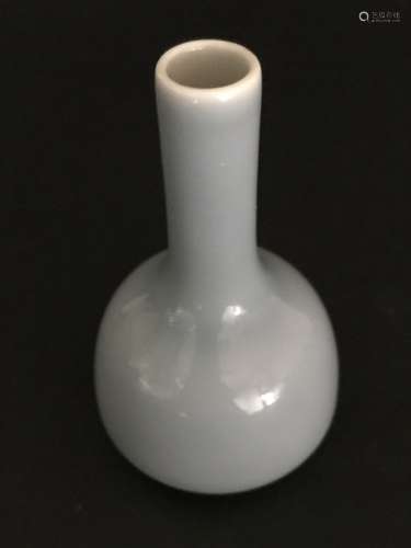 YONGZHENG MARK, A CELADON GLAZED VASE