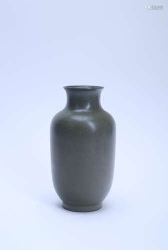 Chinese tea dust porcelain jar.