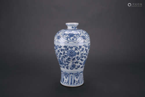 Chinese blue and white porcelain Meiping vase.