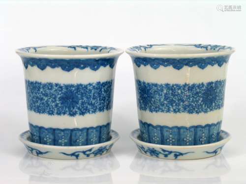 Pair Chinese blue and white porcelain planter, Kangxi