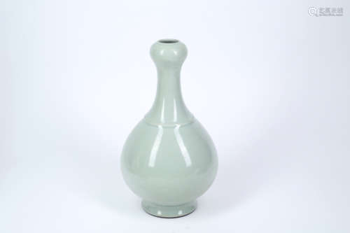 Chinese celadon porcelain vase, Yongzheng mark.