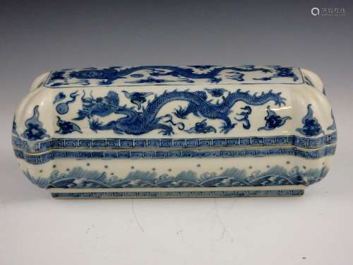Chinese blue and white porcelain box, Wanli mark.