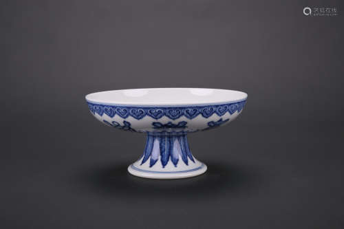 Chinese blue and white porcelain stem cup, Qianlong