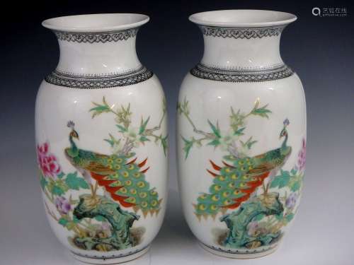 Pair Chinese famille rose porcelain vases, Qianlong