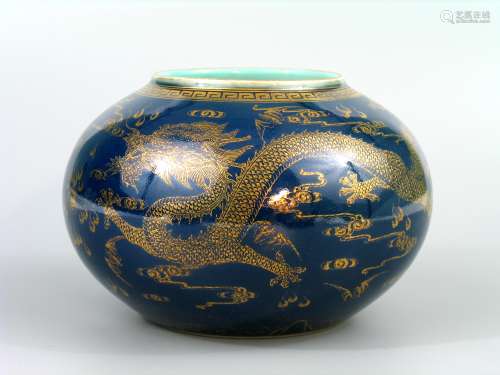 Chinese gilted powder blue porcelain jar, Qianlong