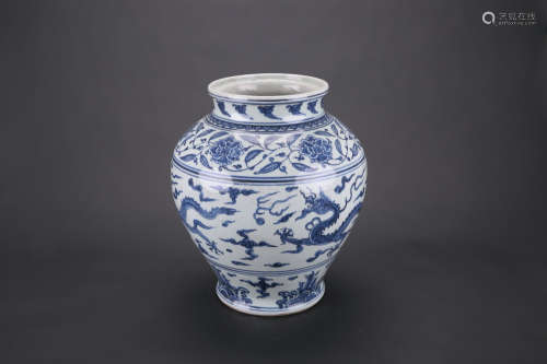 Large Chinese blue and white porcelain jar.