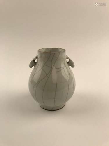 Fine Chinese GuanYao Vase