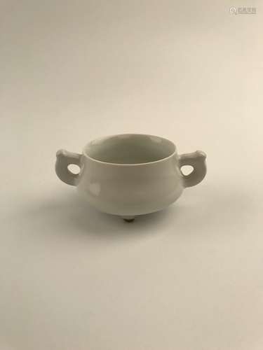 Fine Chinese White Glazed Censer with Qianlong Mark