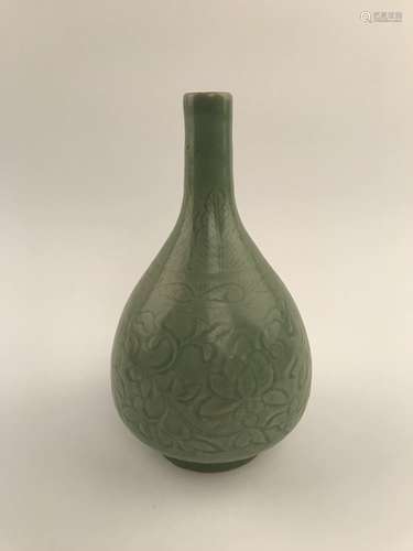 Chinese Longquan Vase