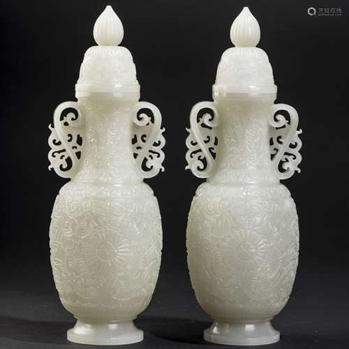 A PAIR OF TRANSLUCENT WHITE JADE VASE