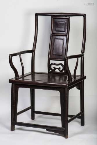 A HONGMU SOUTHERN OFFICIAL'S HAT ARMCHAIR