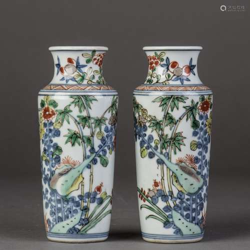 A PAIR OF WUCAI PORCELAIN CASE