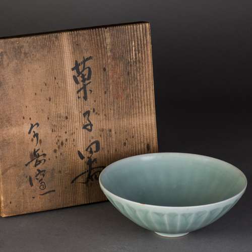 A LONGQUAN CELADON BOWL, SONG DYNASTY