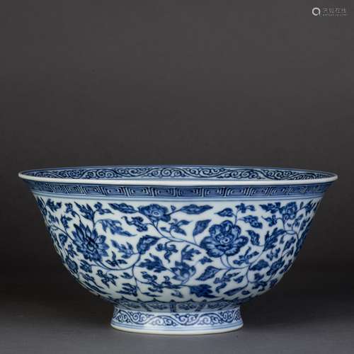 A BLUE AND WHITE FLORAL PATTERN PORCELAIN BOWL, QING YONGZHENG PERIOD