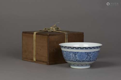 A BLUE AND WHITE PORCELAIN BOWL, QING QIANLONG PERIOD