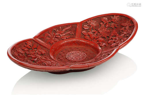 A SMALL LOBED RED LACQUER CUP STAND