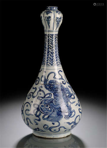 A 'GARLIC-HEAD'-SHAPED VASE, KRAAK WARE, China, Wanli period-Property from a German private collection, assembled between 1990 and 2015-Firing crack around the shoulder
