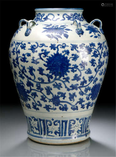 A RARE BLUE AND WHITE PORCELAIN JAR WITH HANDLES ON THE SHOULDER, China, Wanli period-Property from an old Hamburg private collection-Handles partly restored