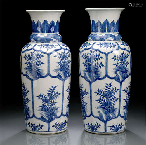 A PAIR OF BLUE AND WHITE PORCELAIN VASES WITH FLORAL DECOR IN CARTOUCHES, China, Kangxi six-character markS, 18th/19th ct