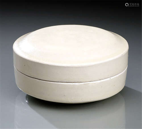 A CREAM-GLAZED DINGYAO BOX AND COVER, China, Song dynasty-Property from an old Austrian private collection-Very slightly chipped