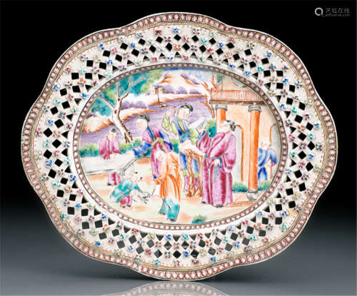 AN UNUSUAL FAMILLE ROSE PLATE WITH PIERCED BLOSSOM BORDER