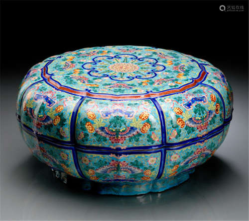 A FINELY PAINTED CANTON ENAMEL BOX AND COVER