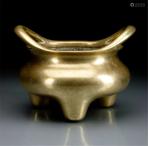 A LARGE BRONZE CENSER, China, Xuande four-character mark, 17th/18th ct