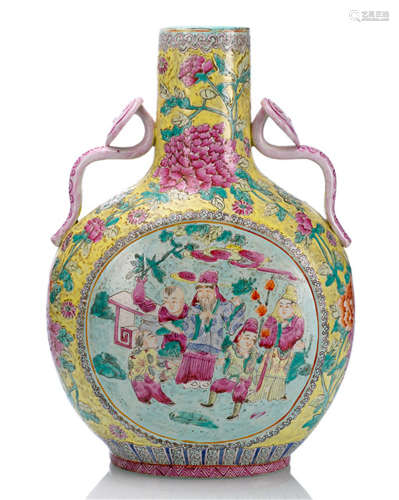 A FAMILLE ROSE MOONFLASK WITH FIGURAL SCENES