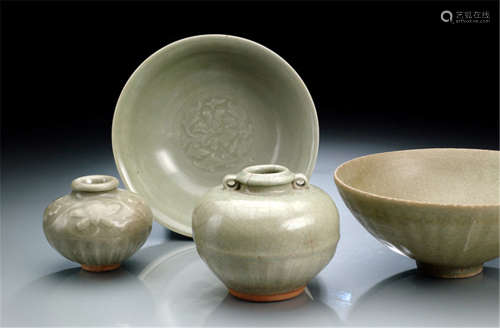 TWO CELADON-GLAZED BOWLS AND TWO JARS, China, Yuan/Ming dynasty-Property from an old South German private collection, bought from Nagel