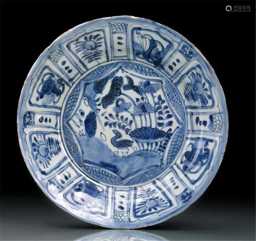 A BLUE AND WHITE KRAAK PORCELAIN DISH WITH JOHANNEUM MARK, China, Wanli period, engraved Johanneums mark 253-Property from an old German private collection, assembled between 1950 and 2000-Glaze frits to rim