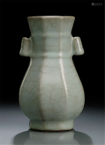 A FINE AND RARE GUAN-GLAZED HU VASE, China, 18th ct