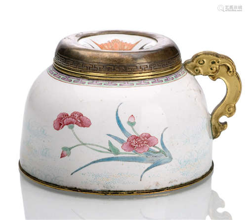A PAINTED ENAMEL WATERPOT WITH LID AND HANDLE